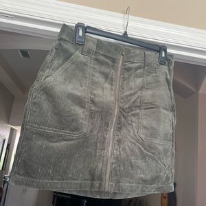Hollister green corduroy mini skirt. Size 7 #hollister #miniskirt